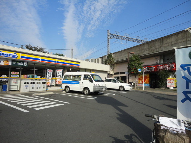 コンビニ　ミニストップ和泉多摩川駅前店（コンビニ）まで268m