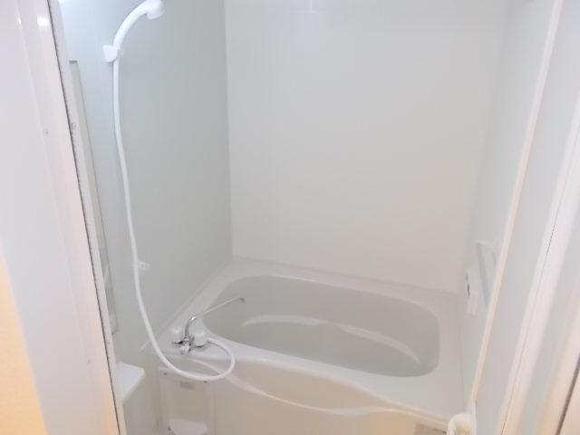 バス・シャワールーム　浴室乾燥機完備でお洗濯も安心！