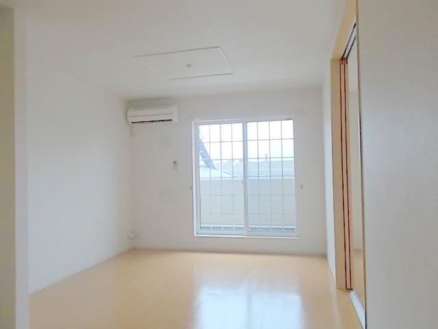 居室・リビング　日当り良好で明るいリビング♪