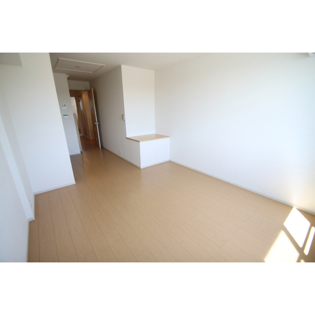 居室・リビング　※写真は２０６にて撮影（反転）