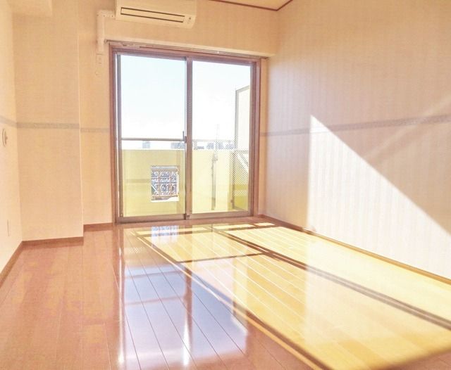 居室・リビング　★明るい室内★