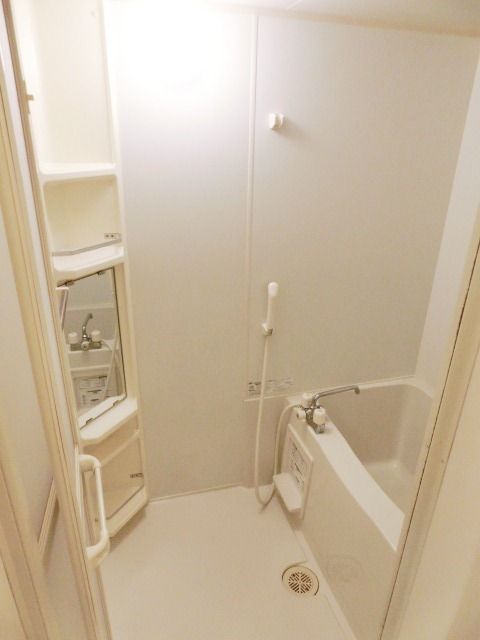 バス・シャワールーム　綺麗なバスルーム。