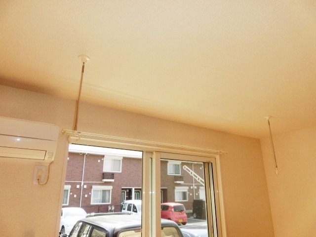 その他部屋・スペース　雨に日に室内で洗濯物が干せます。