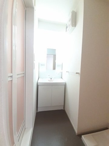 洗面設備　洗面所です