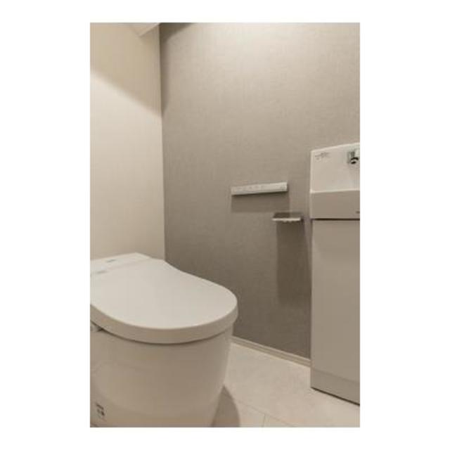 トイレ　※写真は同タイプ住戸です。