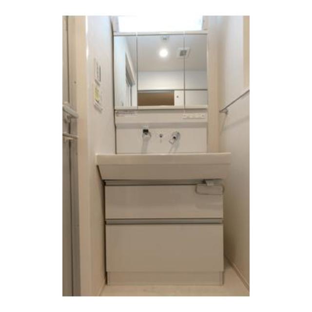 洗面設備　※写真は同タイプ住戸です。