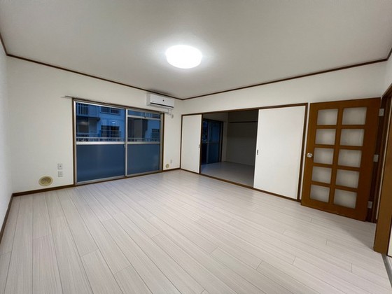 居室・リビング　※別部屋の写真です