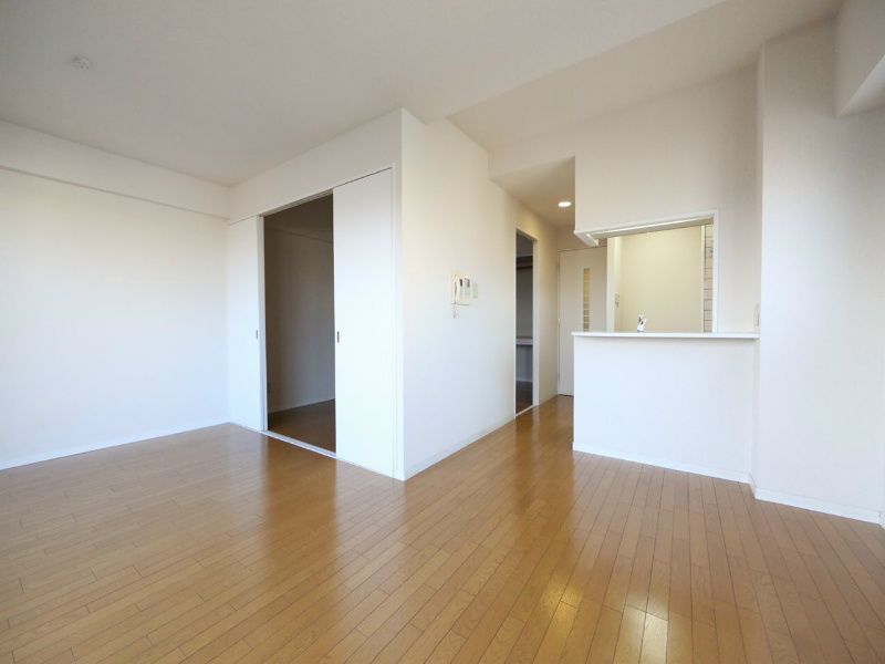 居室・リビング　ＬＤＫ15.1帖　洋室6.1帖とつなげても仕切っても使えます