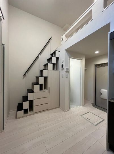 居室・リビング　玄関