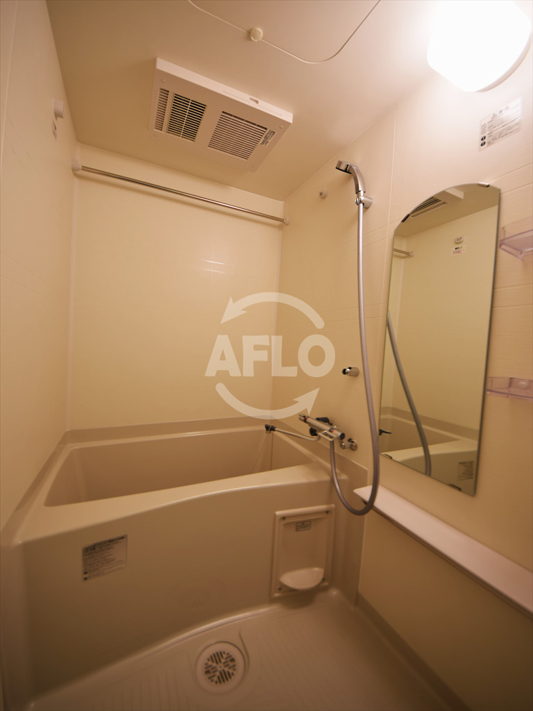 バス・シャワールーム　ララプレイス難波シエール　浴室