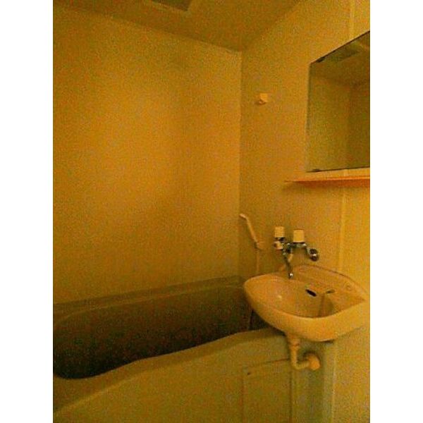 バス・シャワールーム　【ドラッグストア】B&Dドラッグストア上小田井店まで569m