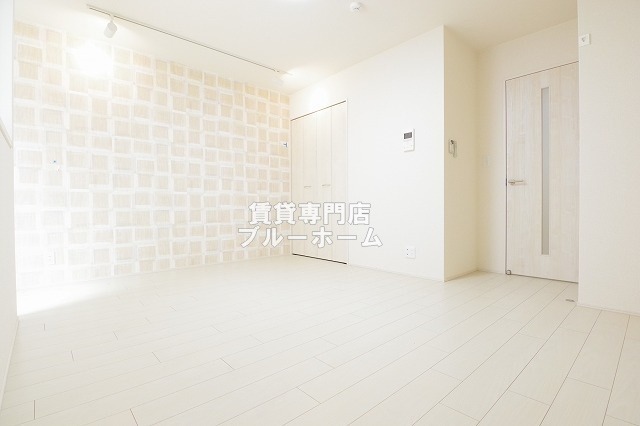 その他部屋・スペース　別角度からの洋室です！