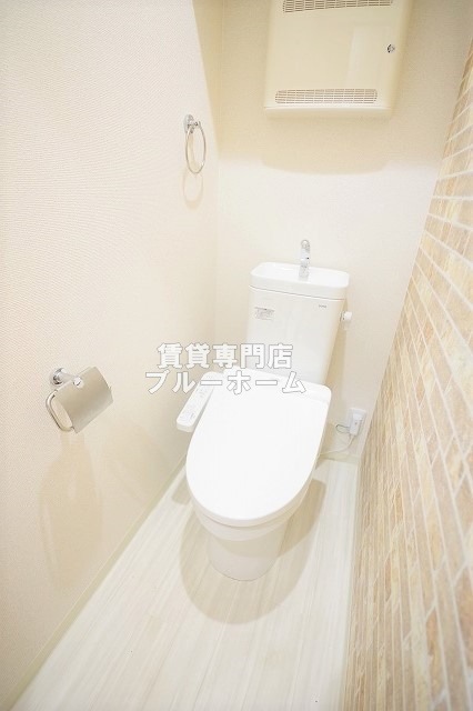 トイレ　温水洗浄便座です！