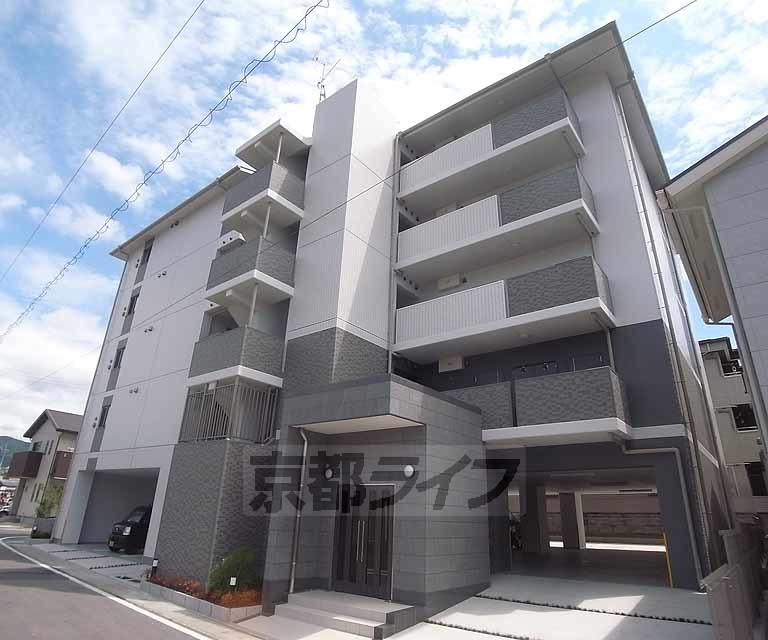 建物外観　がっしりマンションです。