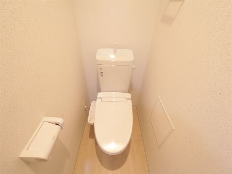 トイレ　温水洗浄暖房便座付トイレ