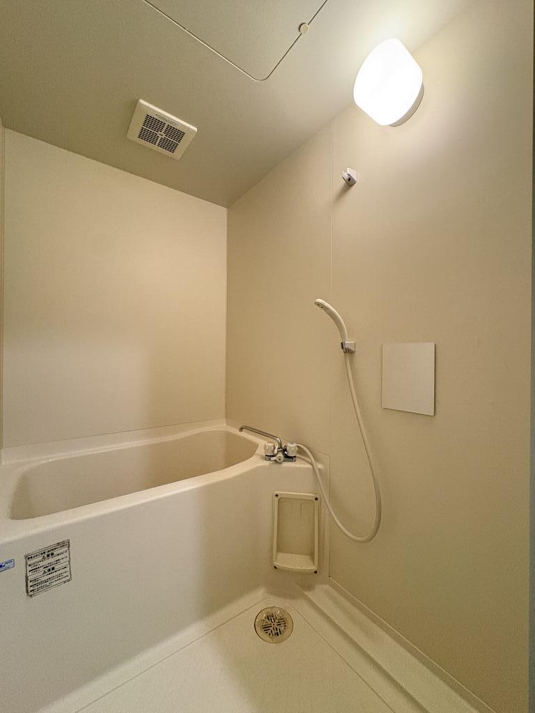 バス・シャワールーム　この物件のお問い合わせは、蕪木不動産へお問い合わせください