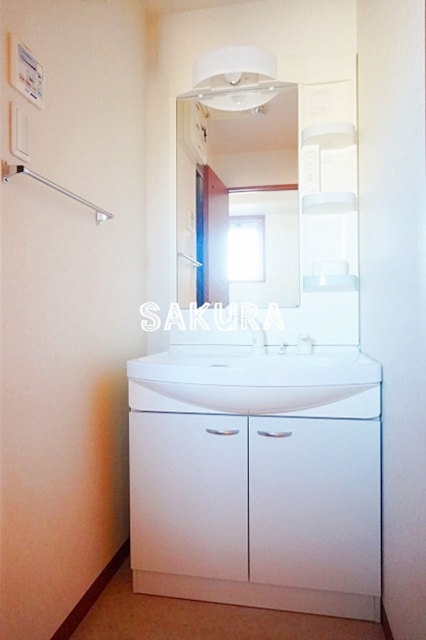 洗面設備　身支度に欠かせない独立洗面台♪