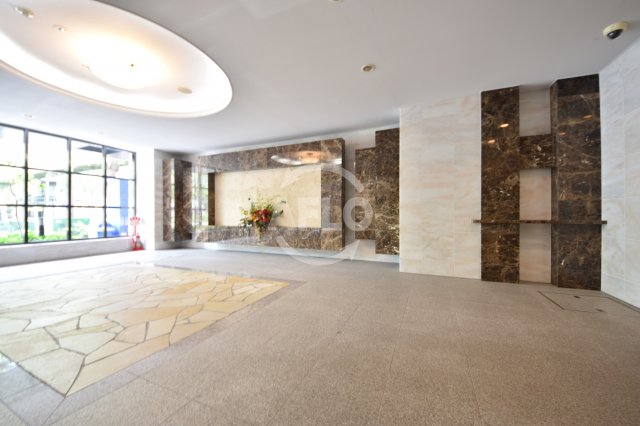 ロビー　アスヴェル江戸堀　広々としたロビー