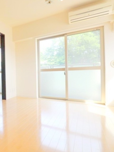 居室・リビング　同仕様写真