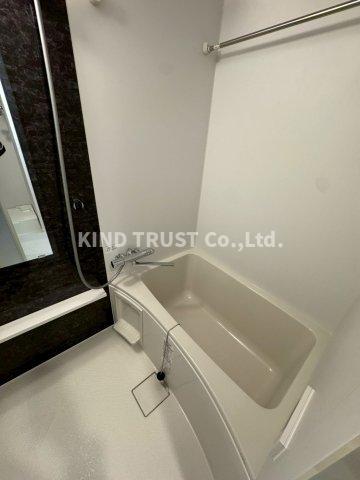 バス・シャワールーム　落ち着いた空間のお風呂です