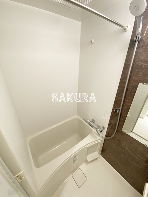 バス・シャワールーム　雨の日でも安心の浴室乾燥機付きです♪