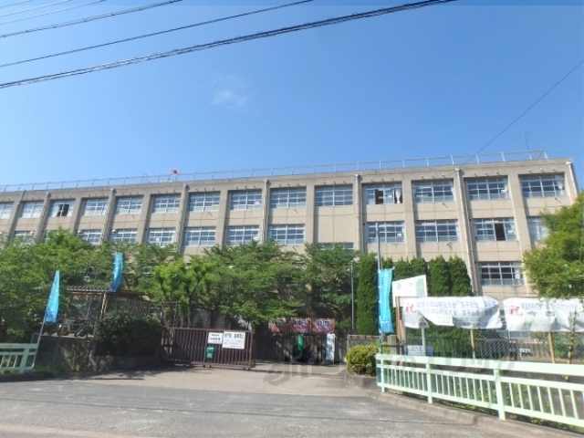 中学校　東城陽中学校（中学校）まで1000m