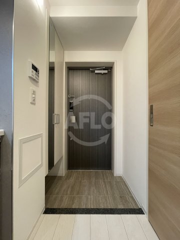 玄関　シーズンフラッツ靭本町　玄関