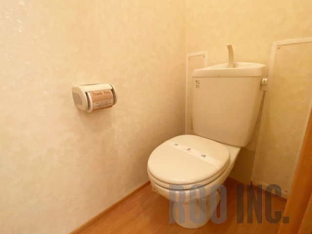 トイレ　写真は反転のお部屋です