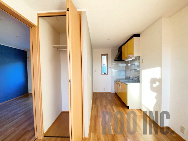 収納　写真は反転のお部屋です