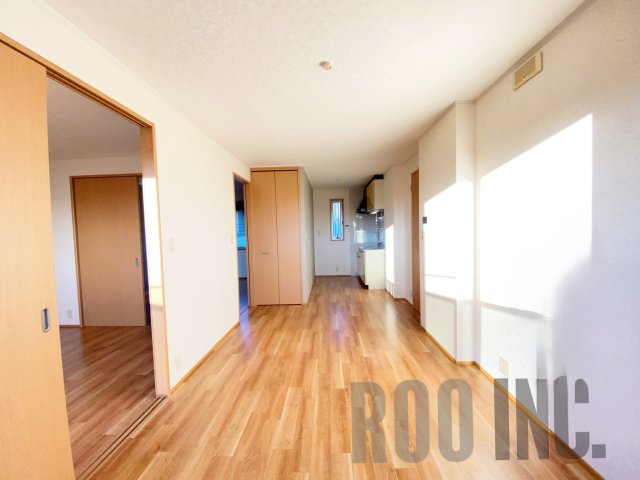 居室・リビング　写真は反転のお部屋です