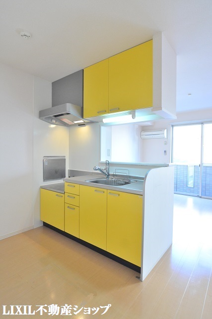 キッチン　ガスコンロ設置可能な対面式キッチンです。