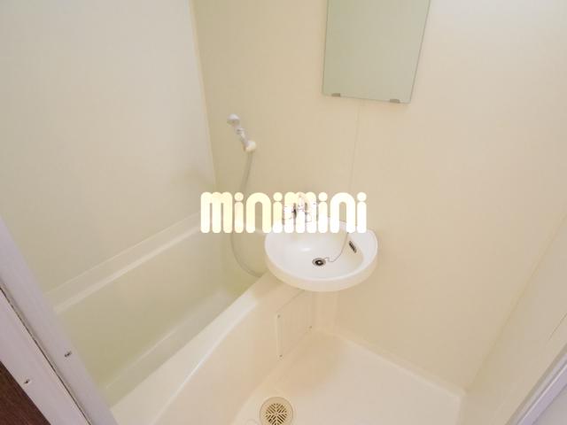 バス・シャワールーム　１日の疲れを洗い流す癒しの空間です