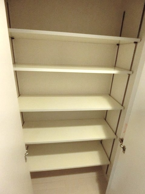 玄関　シューズボックスがあるので靴が散らからずいつでも玄関すっきり