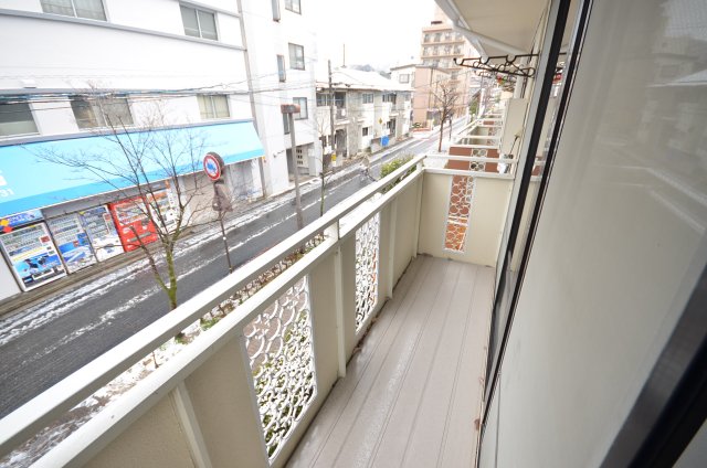 バルコニー　別号室の写真です（反転）
