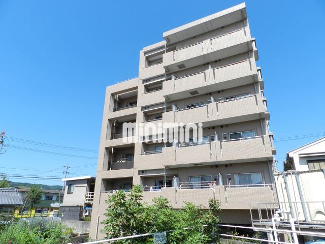 建物外観　重量感のあるしっかりした外観です。