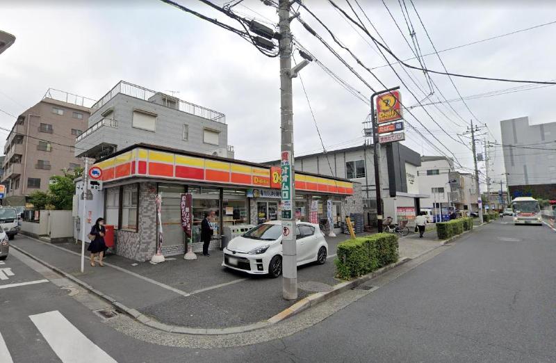コンビニ　デイリーヤマザキ足立北綾瀬店（コンビニ）まで400m