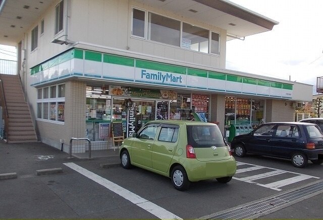 その他　ファミリーマート中曽根店（その他）まで45m