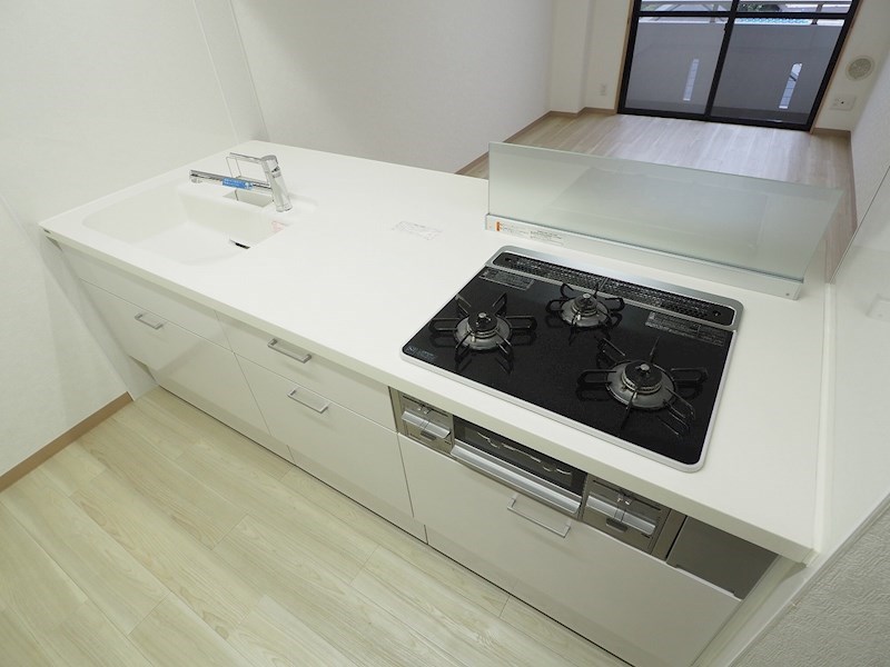 キッチン　※別部屋参考写真です。