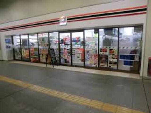 コンビニ　セブンイレブンハートインJR亀岡駅改札口店（コンビニ）まで122m
