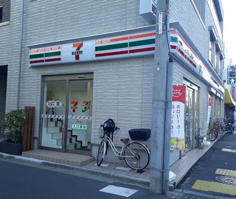 コンビニ　セブンイレブン江東西大島駅西店（コンビニ）まで52m