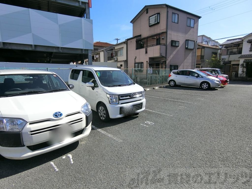 駐車場　駐車場