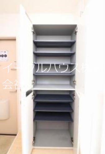玄関　※掲載情報と物件の現況が異なる場合、現況を優先するものとしま
