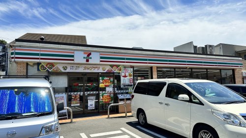 コンビニ　セブンイレブン 三鷹大沢1丁目店（コンビニ）まで204m