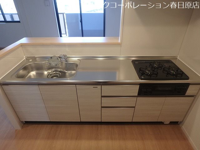 キッチン　写真は同型タイプ