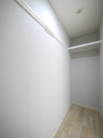 収納　※写真は別の部屋のものです。