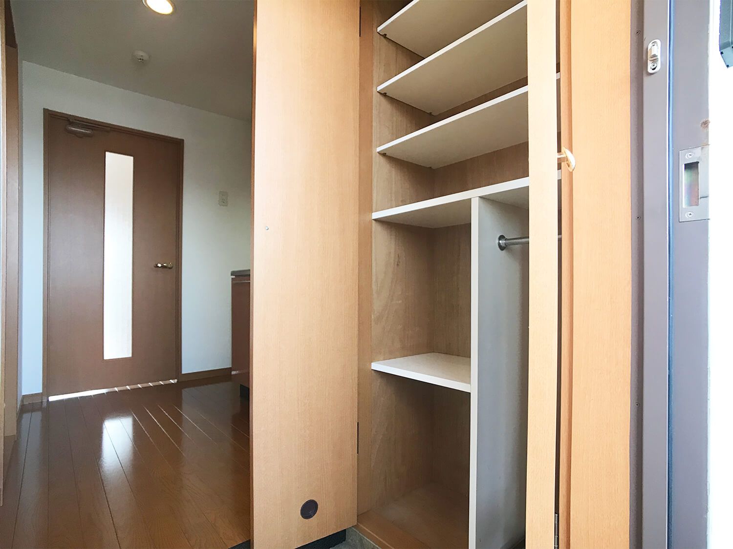 玄関　※同マンション別部屋