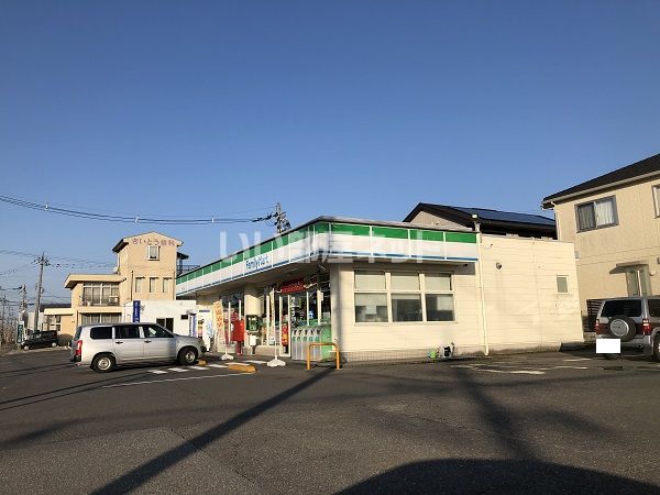 コンビニ　ファミリーマート（コンビニ）まで286m