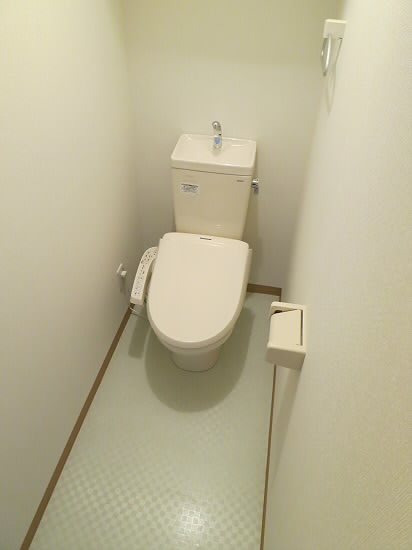 トイレ　別号室の参考写真となります