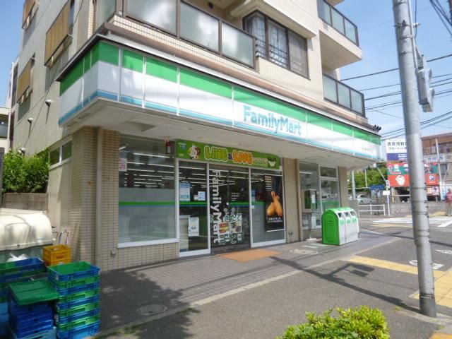 コンビニ　ファミリーマート（コンビニ）まで199m