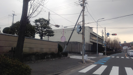 小学校　四條畷市立岡部小学校（小学校）まで503m